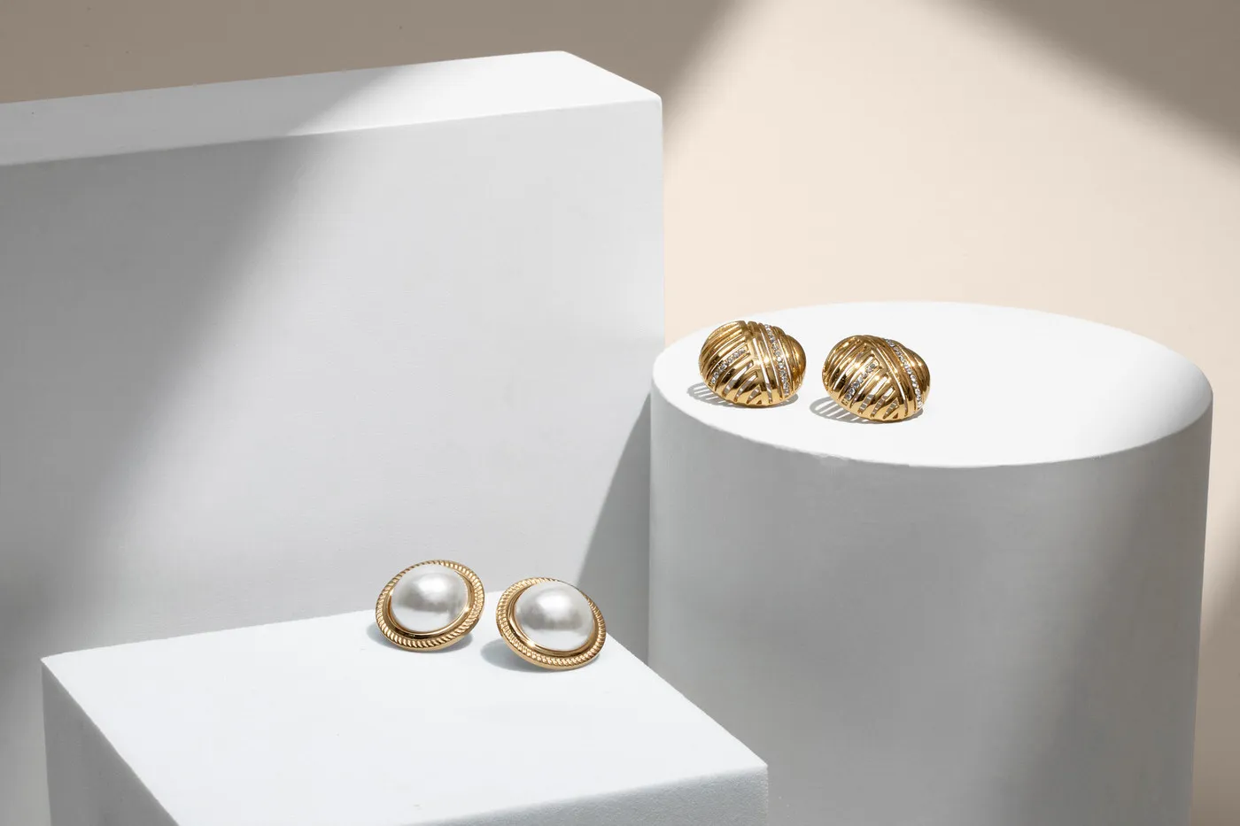 earnings on backdrop